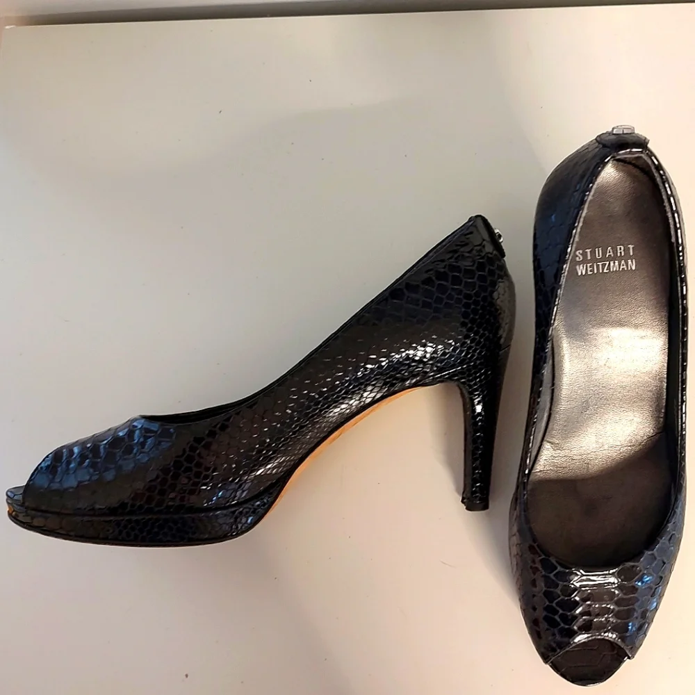 Stuart Weitzman Black Crystal Leather Plainfield Logo Snakeskin Peep Toe…